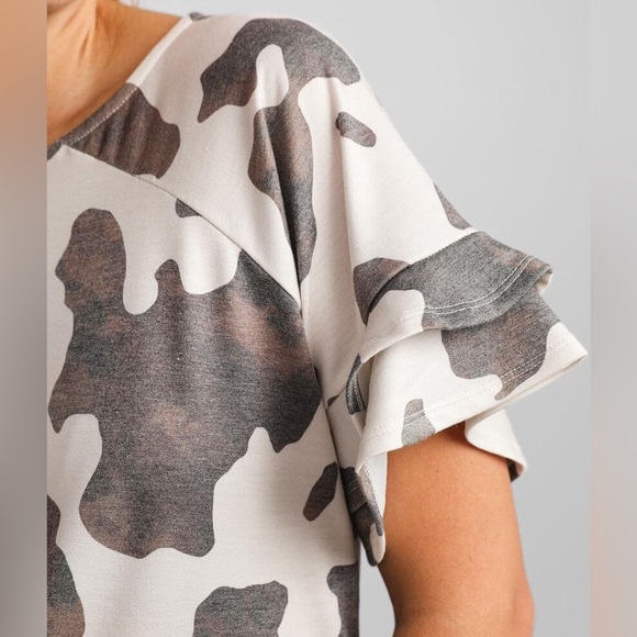 DAYTRIP RUFFLE SLEEVE COW PRINT BOHO WESTERN TOP - Picture 3 of 7
